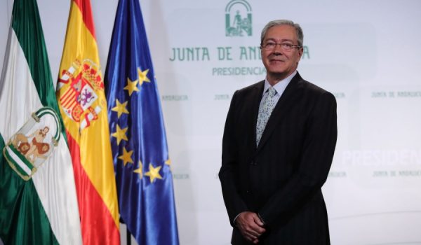 Velasco confía en que estas ayudas supongan una tabla de salvación para numerosos empresarios andaluces.