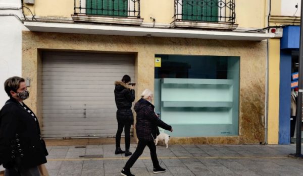A partir del sábado los negocios dedicados a ámbitos no esenciales, como el sanitario, deberán cerrar sus puertas.