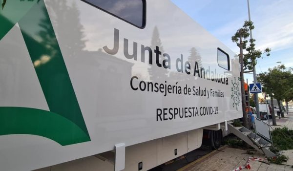 Los vecinos serán convocados por el personal sanitario a través de SMS para acudir a su cita.