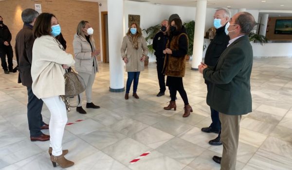 Las vacunas se aplicarán en horario de mañana y tarde en el Teatro Municipal Vicente Espinel y en el Centro de Mayores.