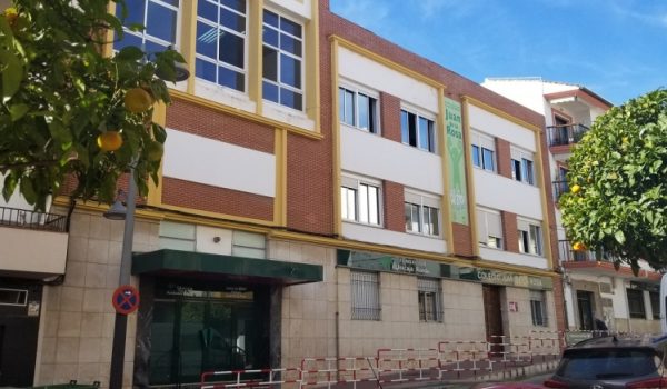 Desde hace 34 años el centro ofrece una semana cultural dedicada a Andalucía y a diversos temas de interés para el alumnado.
