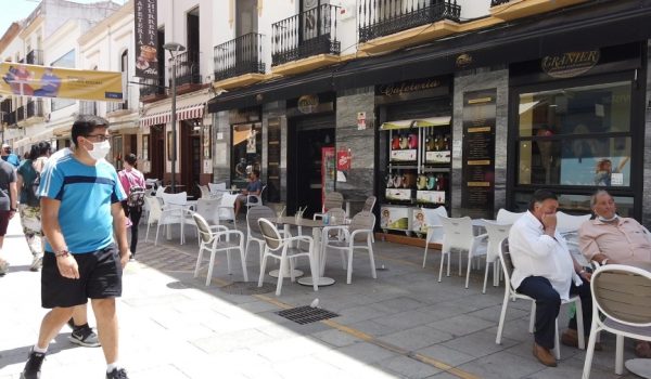 La reducción de la incidencia permitirá el próximo sábado la reapertura de negocios dedicados a la actividad no esencial.