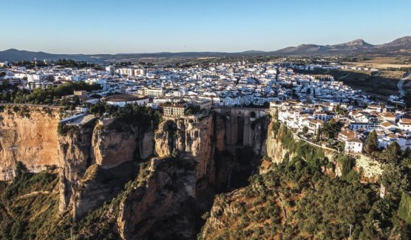 De aprobar la medida, los vecinos podrán desplazarse libremente fuera de nuestra ciudad, que podrá acoger a los municipios cuya situación sea favorable.
