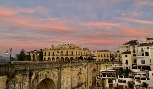 La pasada semana Ronda relajó sus restricciones tras dejar atrás la tasa mil con la reapertura de la actividad no esencial.