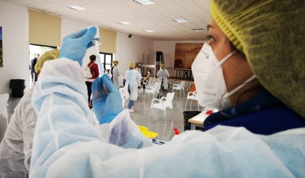 Esta semana continúa el calendario de vacunaciones que se administran desde ayer a miembros de los cuerpos de seguridad.