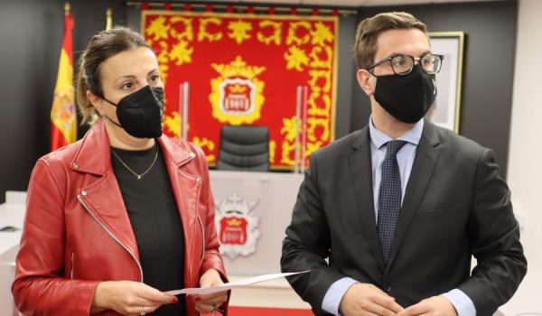 Fernández sostiene que la oferta pública de empleo cuenta con un amplio respaldo por parte de los sindicatos municipales.