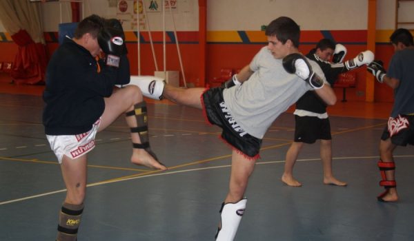 Los deportistas del Lum King K.O., en plena práctica.