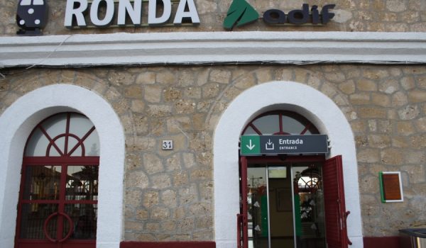 La CGT ha convocado a huelga a los trabajadores de Renfe y Adif para el próximo viernes 30 de diciembre.