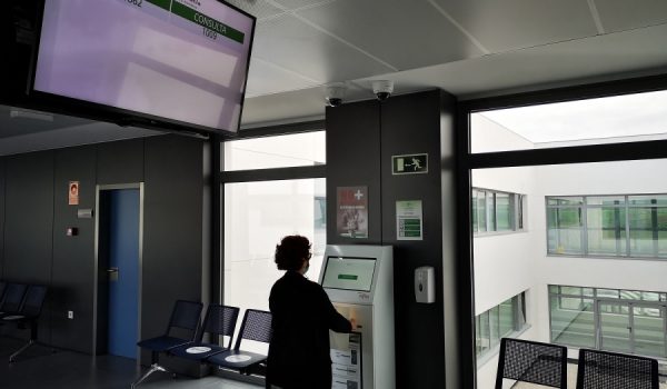 El Hospital Comarcal registra 17 ingresos relacionados con el coronavirus a día de hoy.