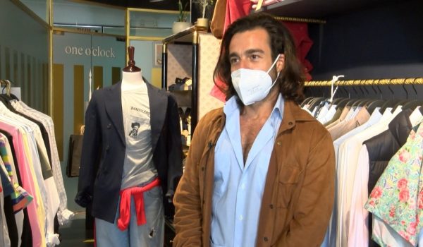 José Naranjo concibe esta nueva línea de camisetas como una especie de "souvenirs" para que el rondeño presuma de nuestra ciudad y su historia.