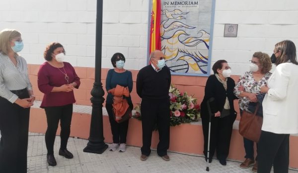 Varios familiares de Miguel Guerrero han asistido al acto de homenaje.
