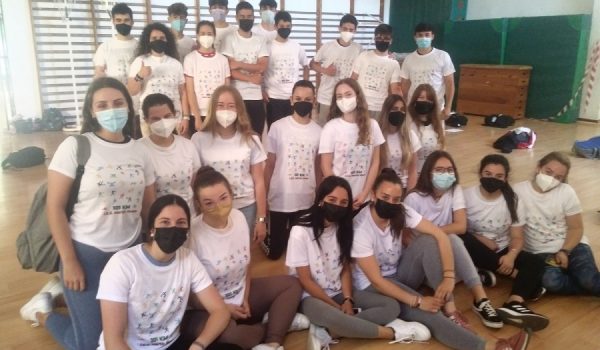 Díaz ha recompensado a los alumnos con una camiseta por su hazaña.