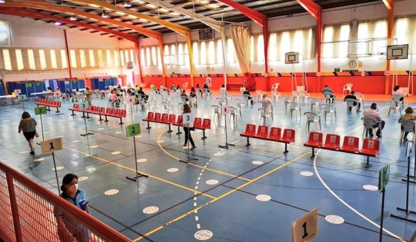 Estos días los mayores de 40 años ya solicitan cita para acceder a la vacuna contra el COVID-19.