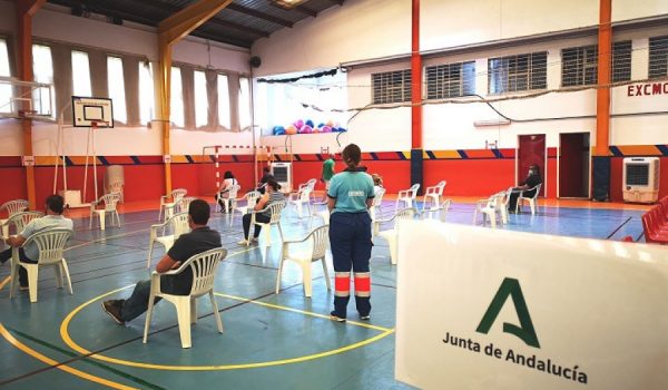 Los nacidos en 1981 y 1982 podrán pedir cita para la vacunación desde mañana martes.