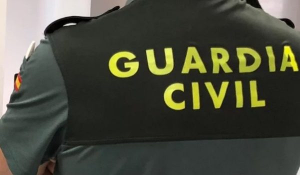 La investigación comenzó en octubre, cuando los agentes interceptaron en Ronda un vehículo de alquiler que transportaba 82 kilos de marihuana.