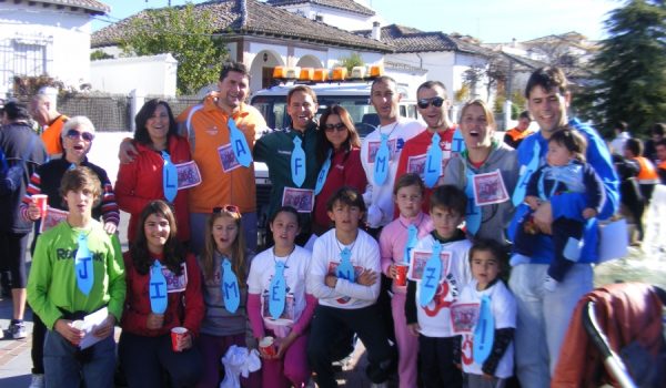 La familia Jiménez consiguió uno de los premios de 100 euros por ser la más numerosa.