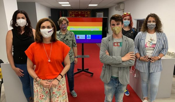 El Ayuntamiento trata de reflejar un mensaje de apoyo a la diversidad y a la tolerancia coincidiendo con esta cita.