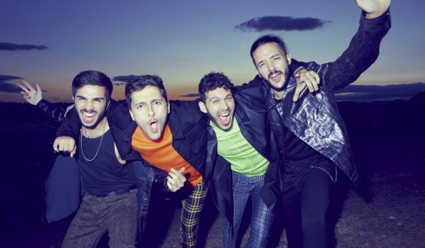 Arde Bogotá lanzó su primer tema en 2019 y en dos años han logrado hacerse un nombre en el pop-rock nacional.