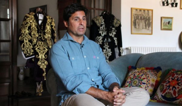 El mayor de los hermanos Rivera Ordóñez nos ha atendido en la finca familiar El Recreo de San Cayetano