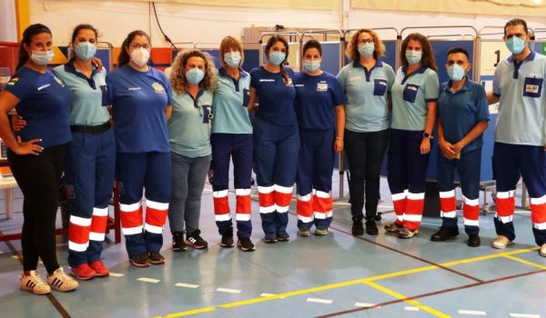 Los profesionales del Área Sanitaria de la Serranía continúan llevando a cabo la campaña de vacunación sin cita previa para aquellos que no hayan recibido su primera dosis mayores de 16 años.