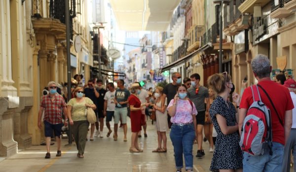Las heladerías, horchaterías y chocolaterías podrán abrir hasta las 2:00 pero sin poder servir bebidas alcohólicas a partir de la 1:00 horas.