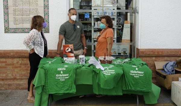 AROAL ha instalado mesas informativas en varios puntos de la ciudad.