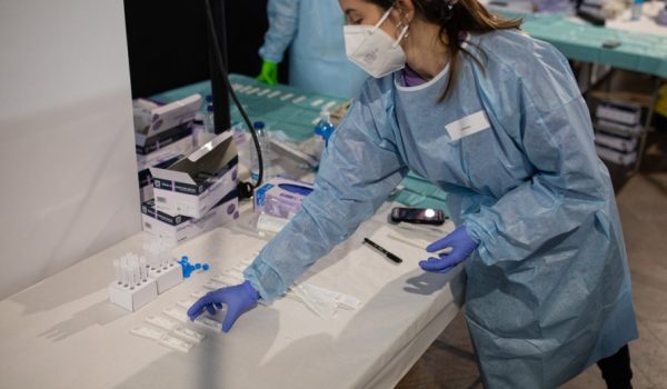 La cifra de nuevos positivos en la última semana en el Área Sanitaria de la Serranía son seis frente a 17 curaciones