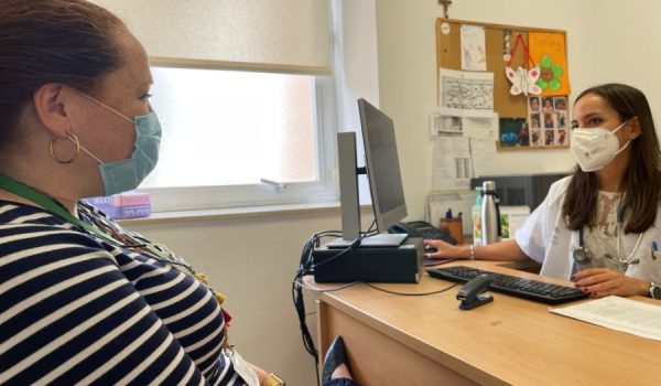 Desde hoy los centros de Atención Primaria van recuperando las consultas presenciales, como daba a conocer esta semana el presidente de la Junta, Juanma Moreno,