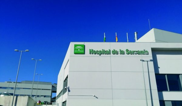 Tres pacientes con coronavirus siguen hospitalizados a día de hoy en el Hospital de la Serranía.