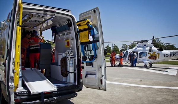 Hasta el lugar se han desplazado efectivos de Guardia Civil y los servicios sanitarios de la Junta.