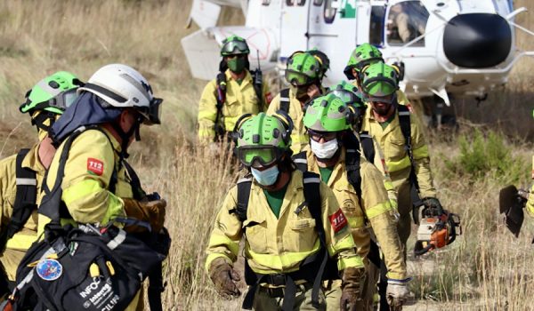 El fuego obligó al desalojo de 2.670 personas y provocó la muerte de un bombero forestal.