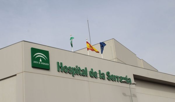 Tres pacientes con COVID-19 continúan ingresados en planta del Hospital Comarcal.