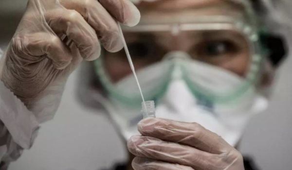 En las últimas 24 horas, dos vecinos de la comarca han dado positivo en pruebas diagnósticas del COVID-19.