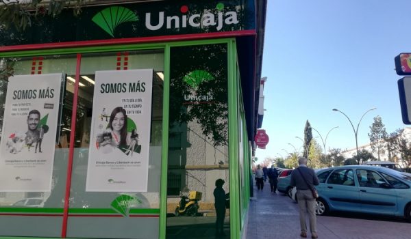 Oficina de Unicaja Banco en Avenida de Málaga
