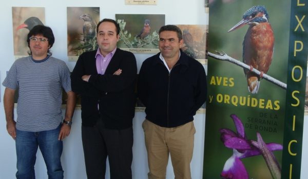 Los autores de la exposición junto a Alberto Orozco, Delegado de Medio Ambiente.