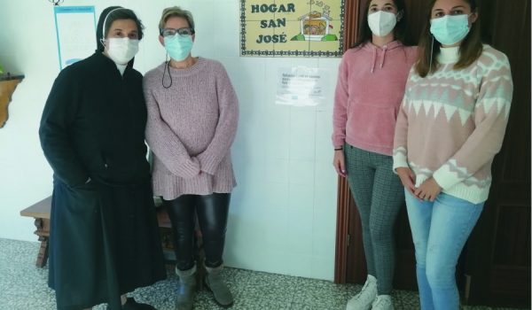 Madre Ana, la trabajadora social Elena Lara y la educadora Maite Romero son parte del equipo que encabeza Vanesa Gazaba.