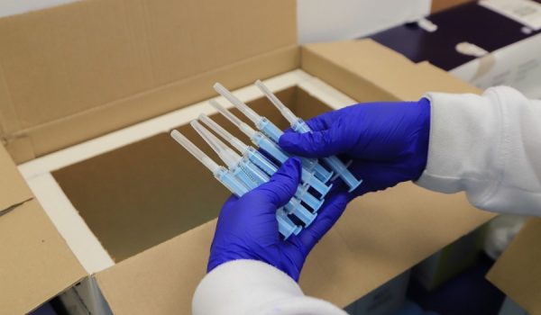 En los próximos días se ampliará el rango de edades para acceder a la dosis de refuerzo contra el COVID-19.