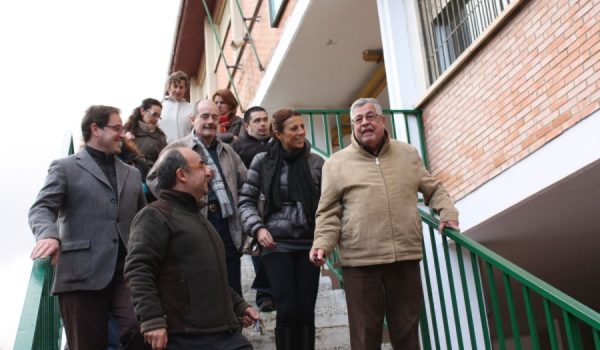 La alcaldesa de Ronda se reunió el pasado lunes con representantes de los colectivos que ocuparán este espacio a partir de ahora.