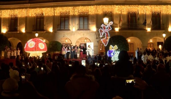 Ronda inauguró oficialmente la Navidad con el encendido del alumbrado en la Plaza de España el día 4 de diciembre