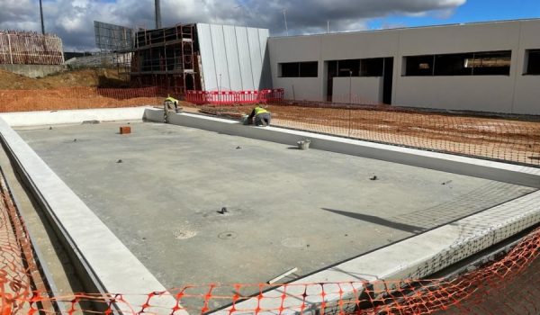 Una de las piscinas mide 50 metros de longitud.