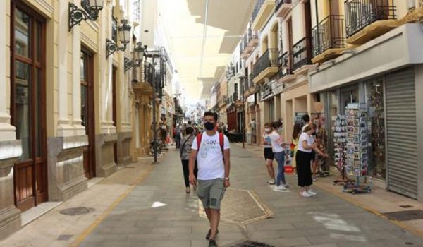 El Ayuntamiento invirtió 40.000 euros el pasado verano en el entoldado del primer tramo de Carrera Espinel