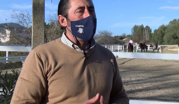 El rondeño es el responsable de este centro de equitación, ubicado en la antigua finca El Noque., a unos diez minutos en coche de la ciudad.