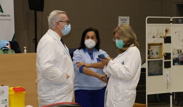 Los pacientes con inmunosupresión ya pueden vacunarse de una segunda dosis de refuerzo, la cuarta para algunos de ellos.
