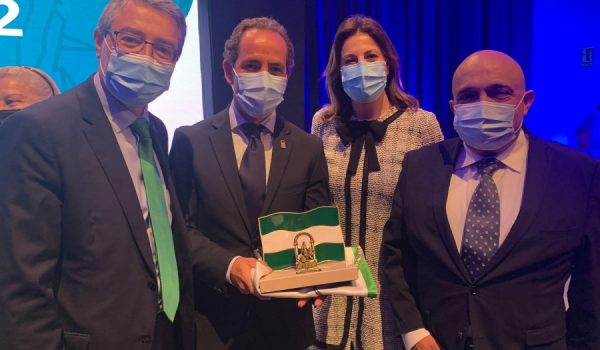 El presidente de la Diputación, la alcaldesa de Ronda y el edil Jesús Vázquez han asistido al acto junto a Tejada.