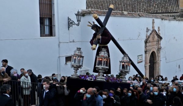 El traslado comenzó a las 19.00h y transcurrió por las calles Santa Cecilia, Virgen de los Remedios, Plaza España, Puente Nuevo, calle Armiñán, Tenorio, San Juan de Letrán, plaza del Gigante y San Juan Bosco.