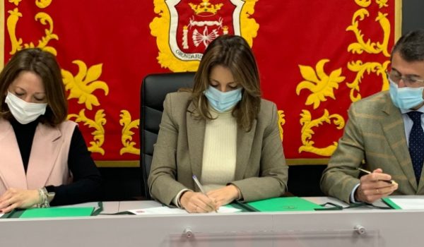 En el acto han estado presentes la delegada del Gobierno de la Junta de Andalucía en Málaga, Patricia Navarro y el delegado territorial de Agricultura, Ganadería y Pesca, Fernando Fernández Tapia-Ruano, así como la alcaldesa, María de la Paz Fernández