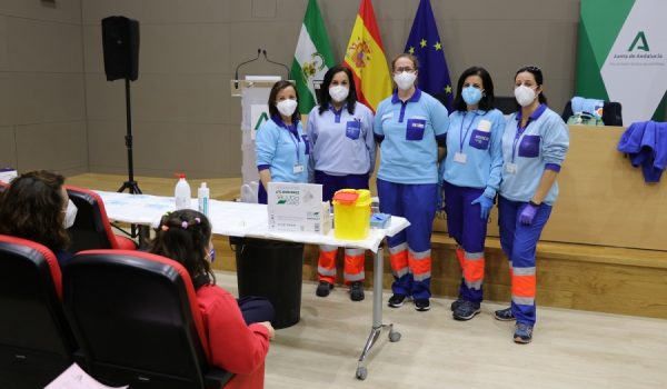 La obligatoriedad de llevar mascarillas en interiores podría quedar sin efecto en los próximos días.