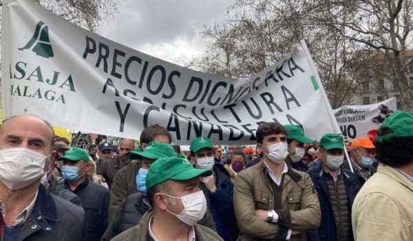 Varios representantes de ASAJA Málaga estuvieron presentes en las movilizaciones que acogió Madrid hace unos días por la subida de precios.