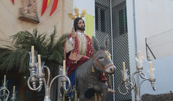 Al fin pudo procesionar la nueva imagen de Nuestro Padre Jesús en su Entrada Triunfal en Jerusalén.