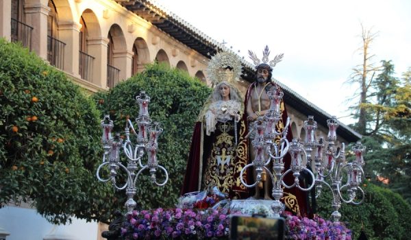 Por primera vez pudimos ver en un solo trono a las dos imágenes sagradas.